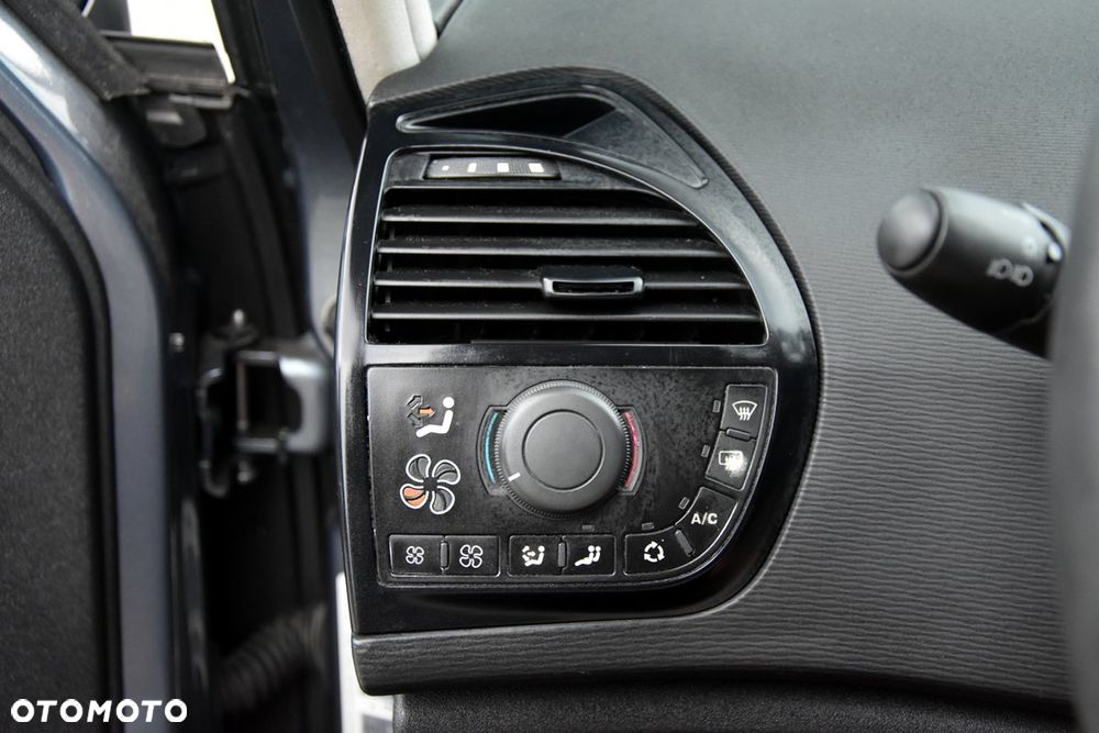 Citroën C4 Picasso 1.6 e-HDi FAP EGS6 Exclusive - 27
