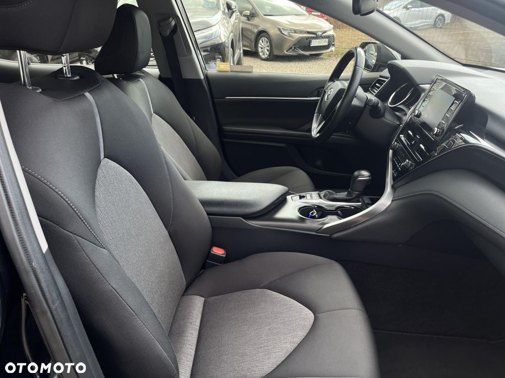 Toyota Camry 2.5 Hybrid Comfort CVT - 21