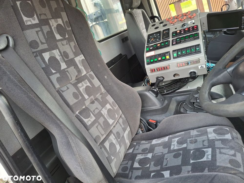 Mercedes-Benz Atego 1524 Zamiatarka BUCHER CityFant 60 2 Silniki Tylna Oś Na Poduszkach Zamiatarka Uliczna Sprzątanie Zamiatanie - 29