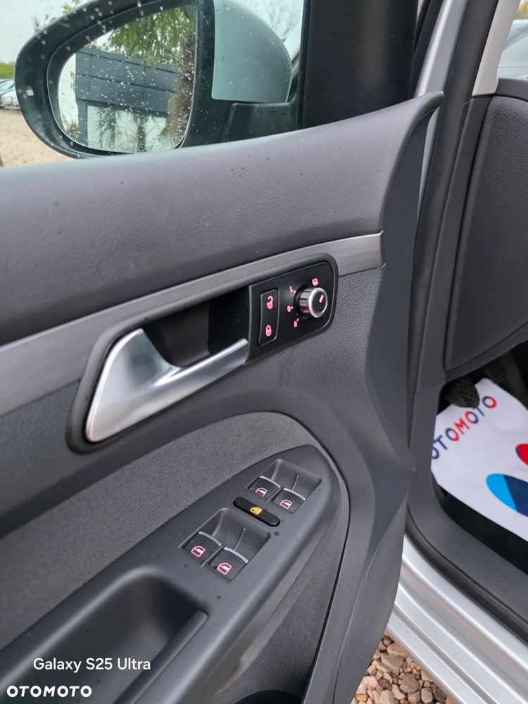 Volkswagen Touran 1.6 TDI DPF BlueMotion Technology Comfortline - 24