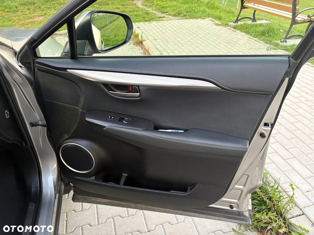 Lexus NX 300h Comfort AWD - 18