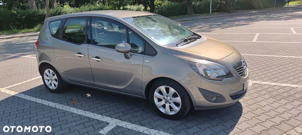 Opel Meriva 1.4 T Cosmo S&S - 11