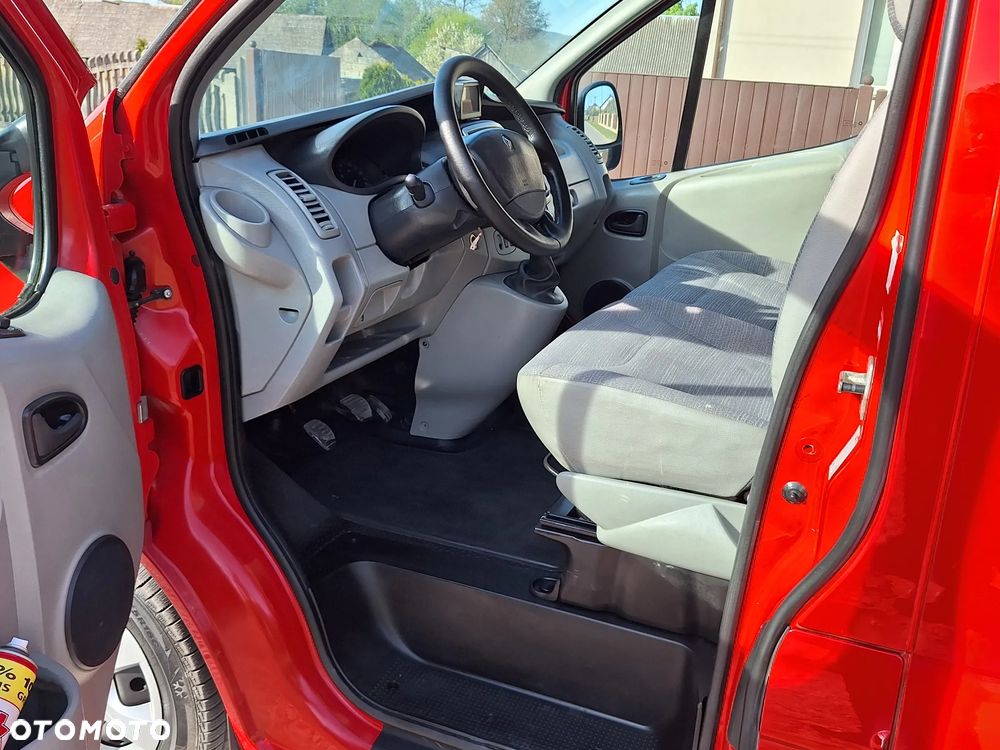 Renault Trafic - 17