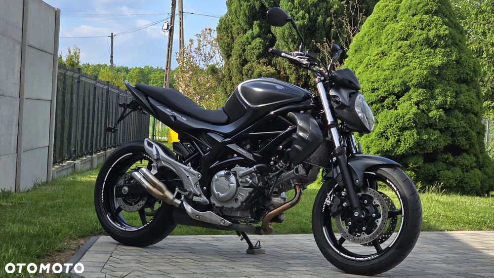 Suzuki Gladius - 4