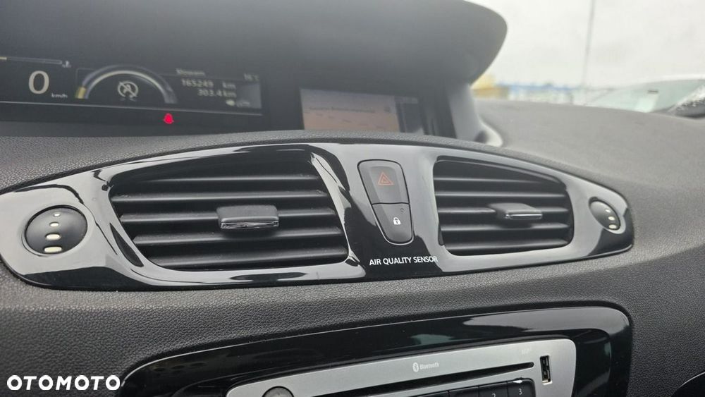 Renault Grand Scenic - 13
