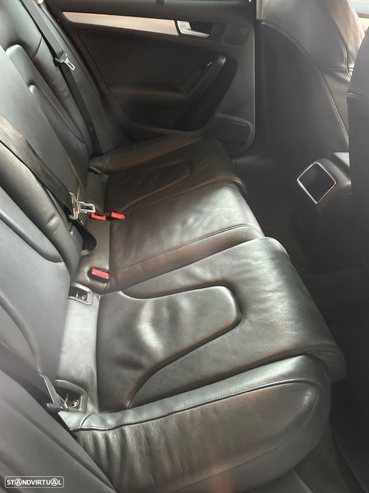 Audi A4 Avant 2.0 TDI Business Line S-line - 18