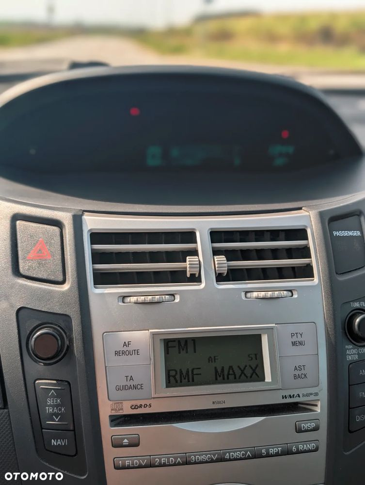 Toyota Yaris - 13