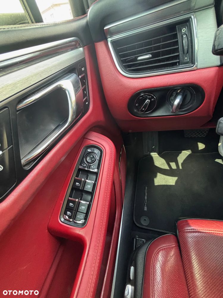 Porsche Macan Turbo - 19