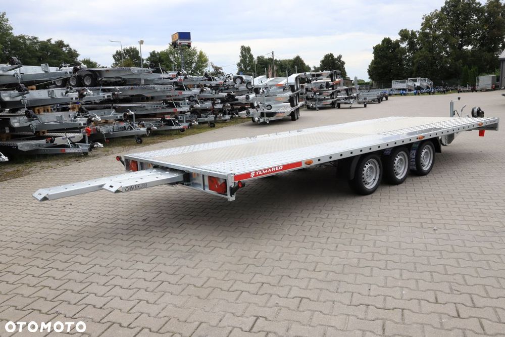 TEMARED CAR DECK 6021/3 S 3,5T 604x215cm  Wypełnienie blachą aluminiową 3 osie DMC 3500kg Koła 195R13C - 16