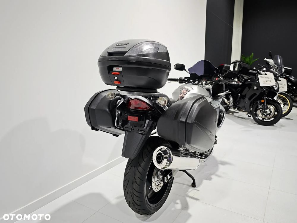 Suzuki GSX - 9