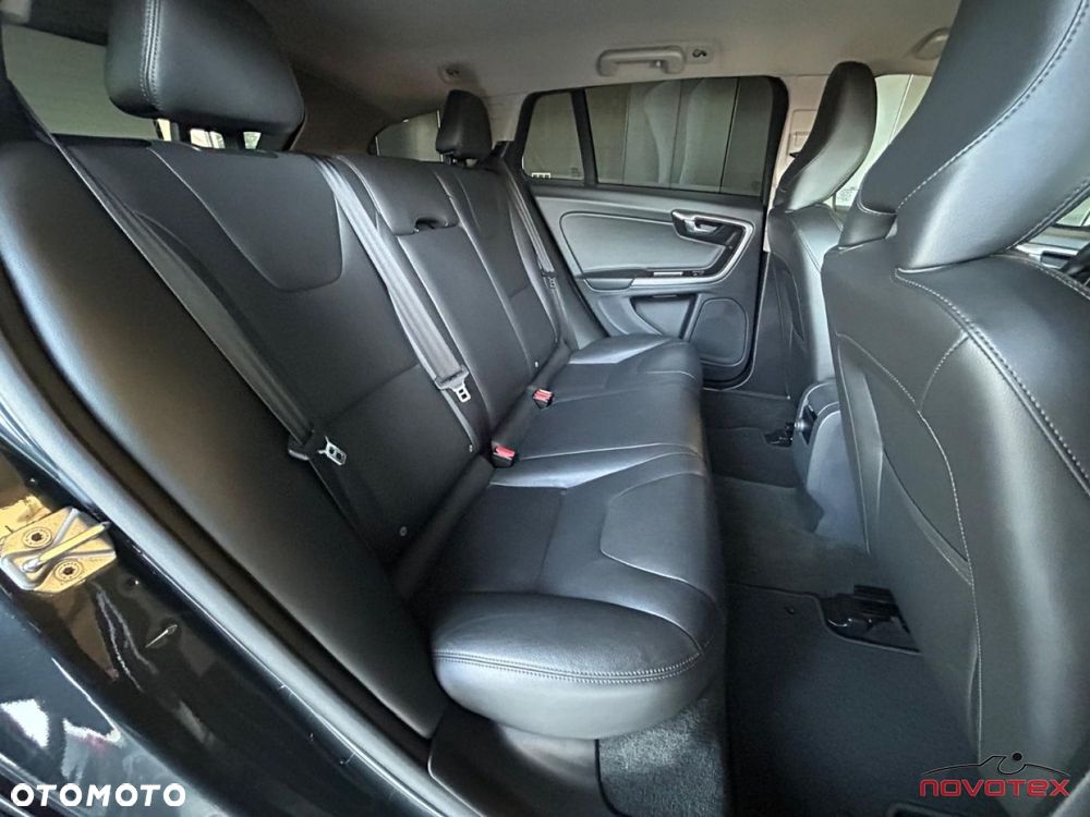 Volvo V60 Cross Country D3 Drive-E Momentum - 19