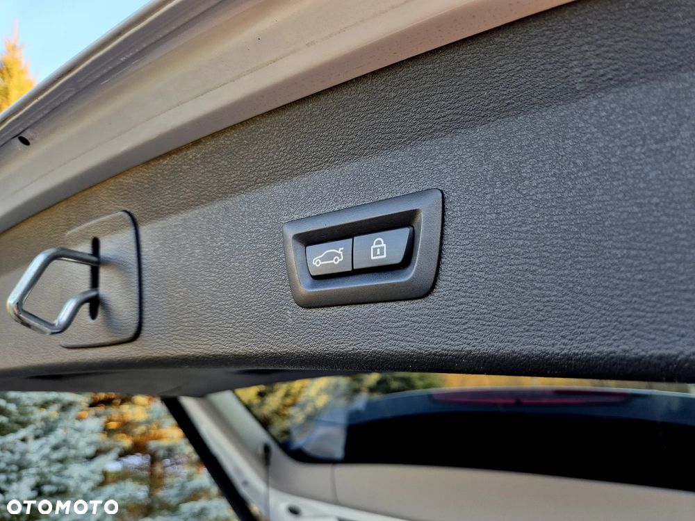 BMW X1 sDrive18d xLine - 21