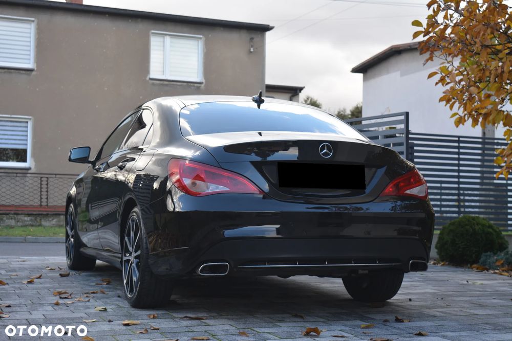 Mercedes-Benz CLA 180 7G-DCT StreetStyle - 23