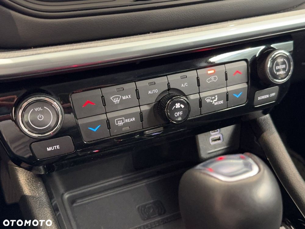 Jeep Compass - 26