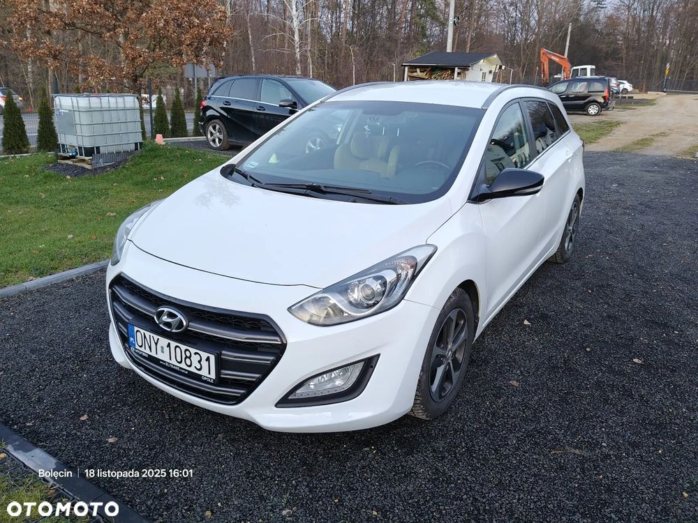 Hyundai i30 1.6 CRDi Premium - 4