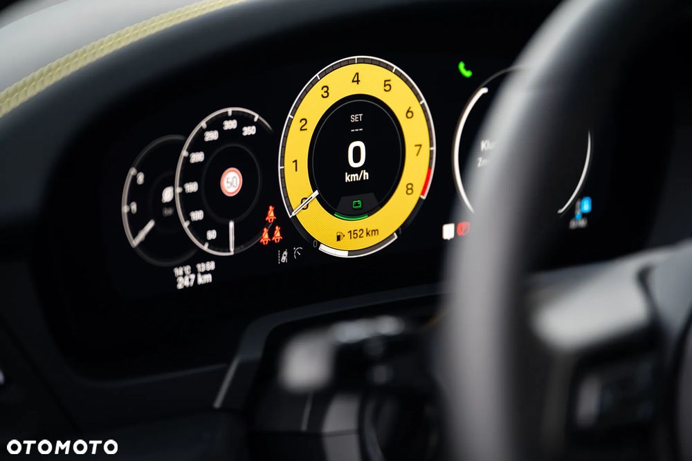 Porsche 911 Carrera T-Hybrid 4 GTS - 17