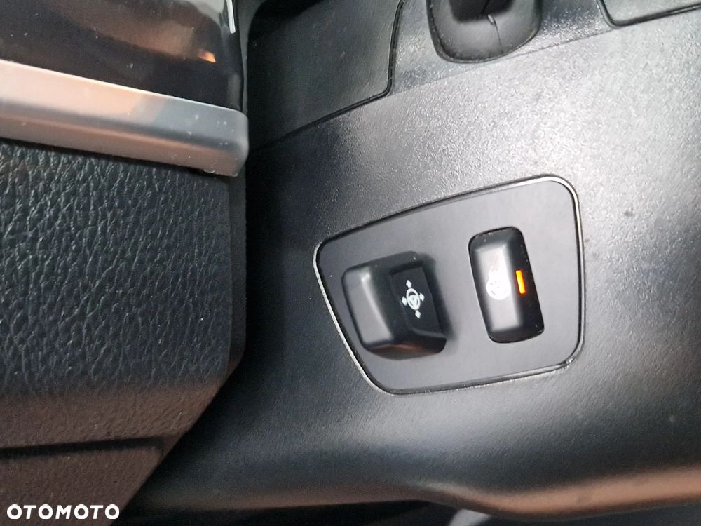 BMW Seria 5 520d - 24