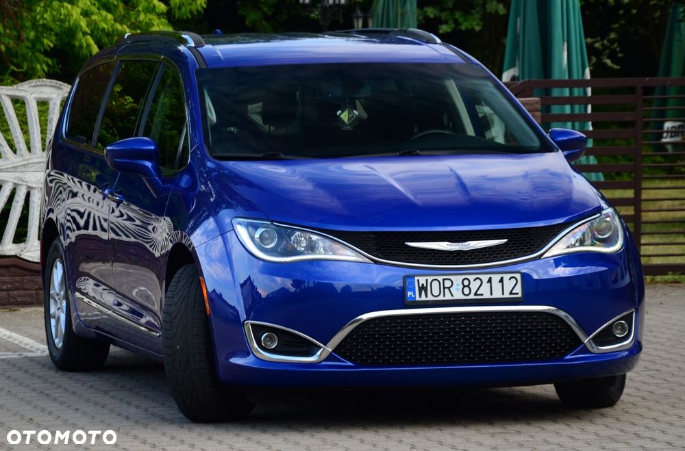 Chrysler Pacifica - 6