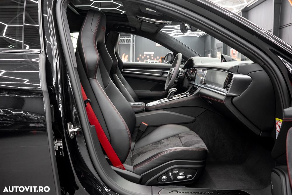 Porsche Panamera GTS - 11