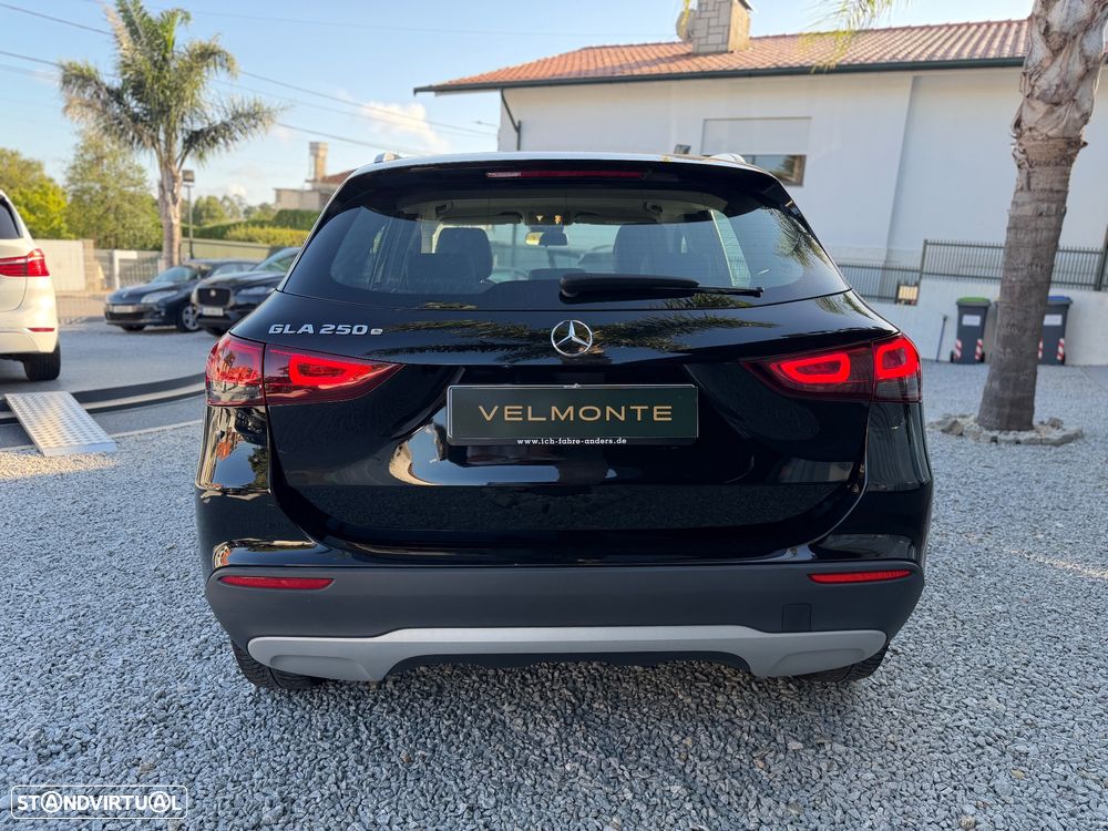 Mercedes-Benz GLA 250 e 8G-DCT Entry - 14