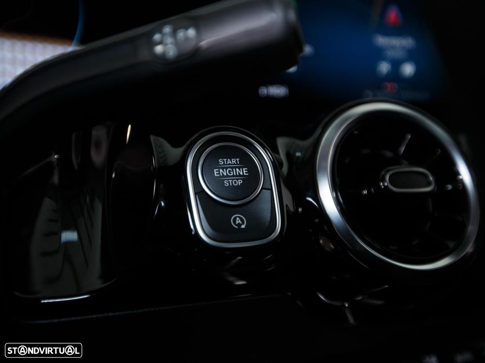 Mercedes-Benz GLA 180 7G-DCT Progressive - 20