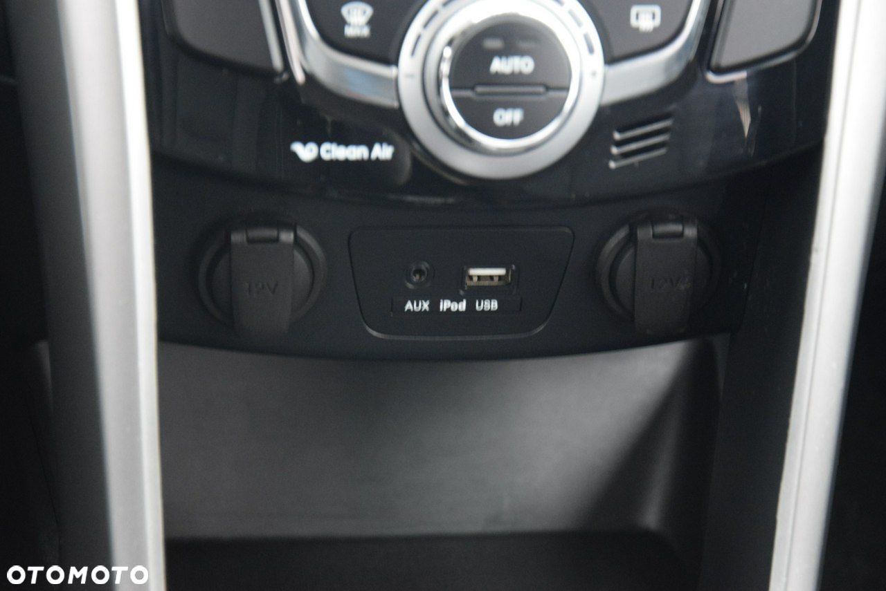 Hyundai i30 blue 1.6 CRDi YES Gold - 23