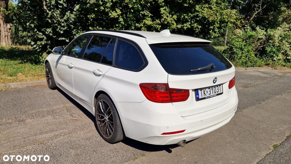 BMW Seria 3 318d DPF Touring - 4