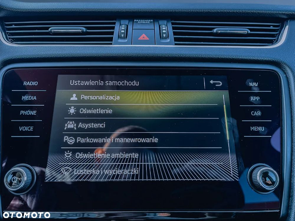 Skoda Octavia Combi 2.0 TDI 4x4 DSG Scout - 25