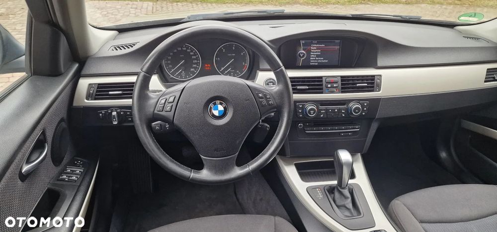 BMW Seria 3 320d DPF Edition Sport - 10