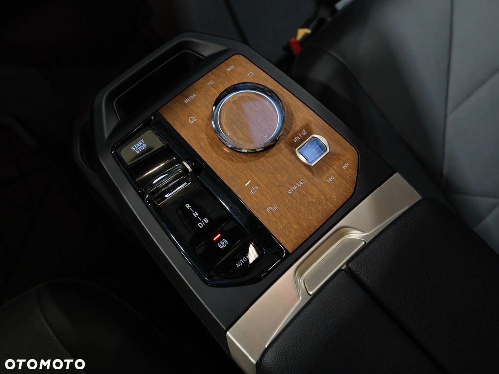 BMW iX xDrive40 76.6kWh - 27