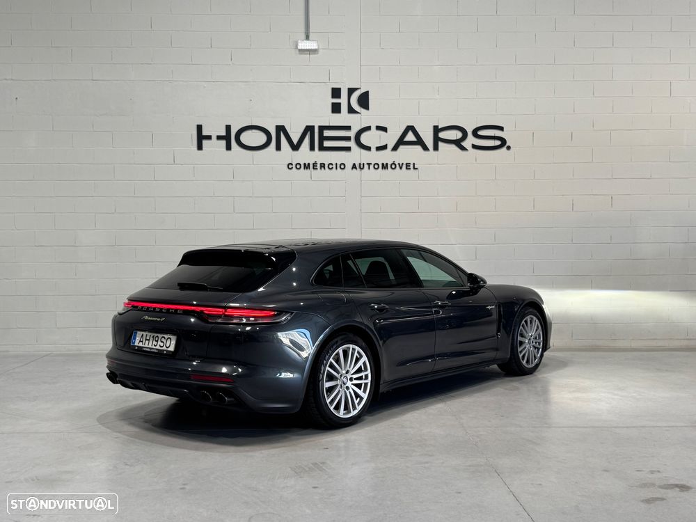 Porsche Panamera Sport Turismo 4 E-Hybrid - 3