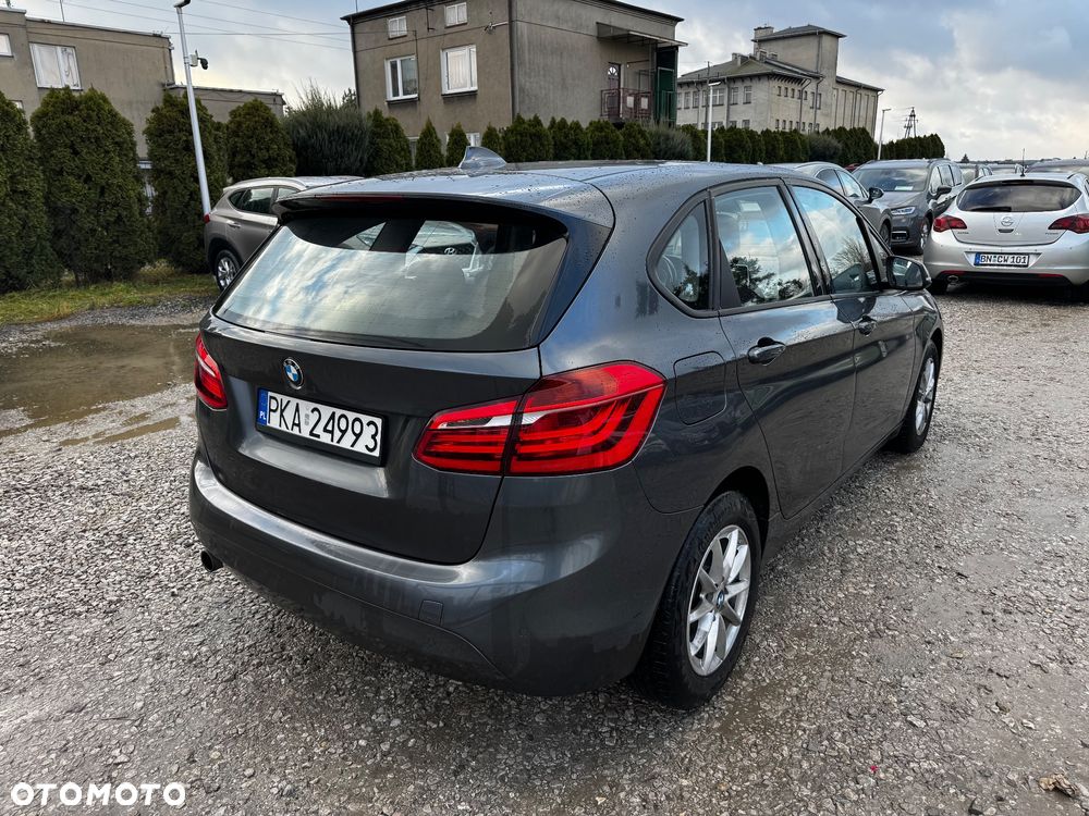 BMW Seria 2 218d - 6