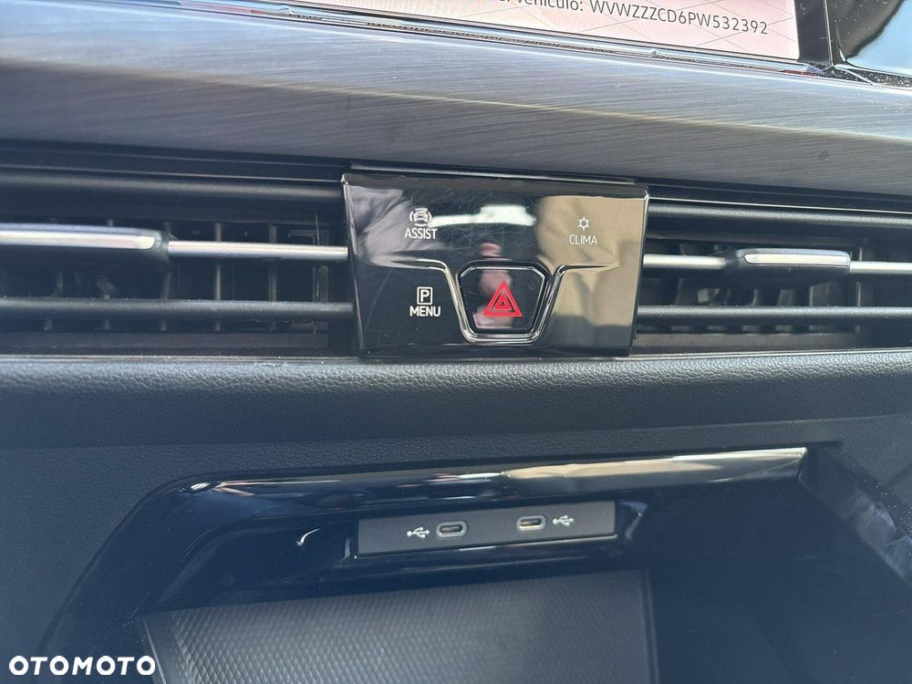 Volkswagen Golf 1.5 TSI EVO Style - 26