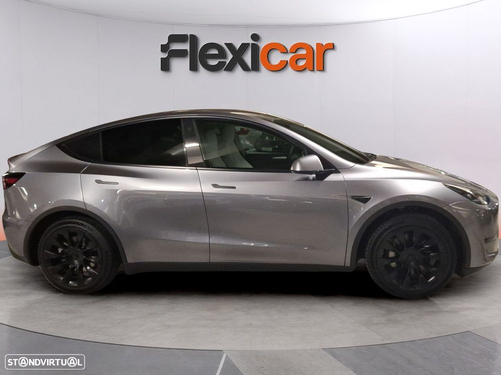 Tesla Model Y Long-Range RWD - 6