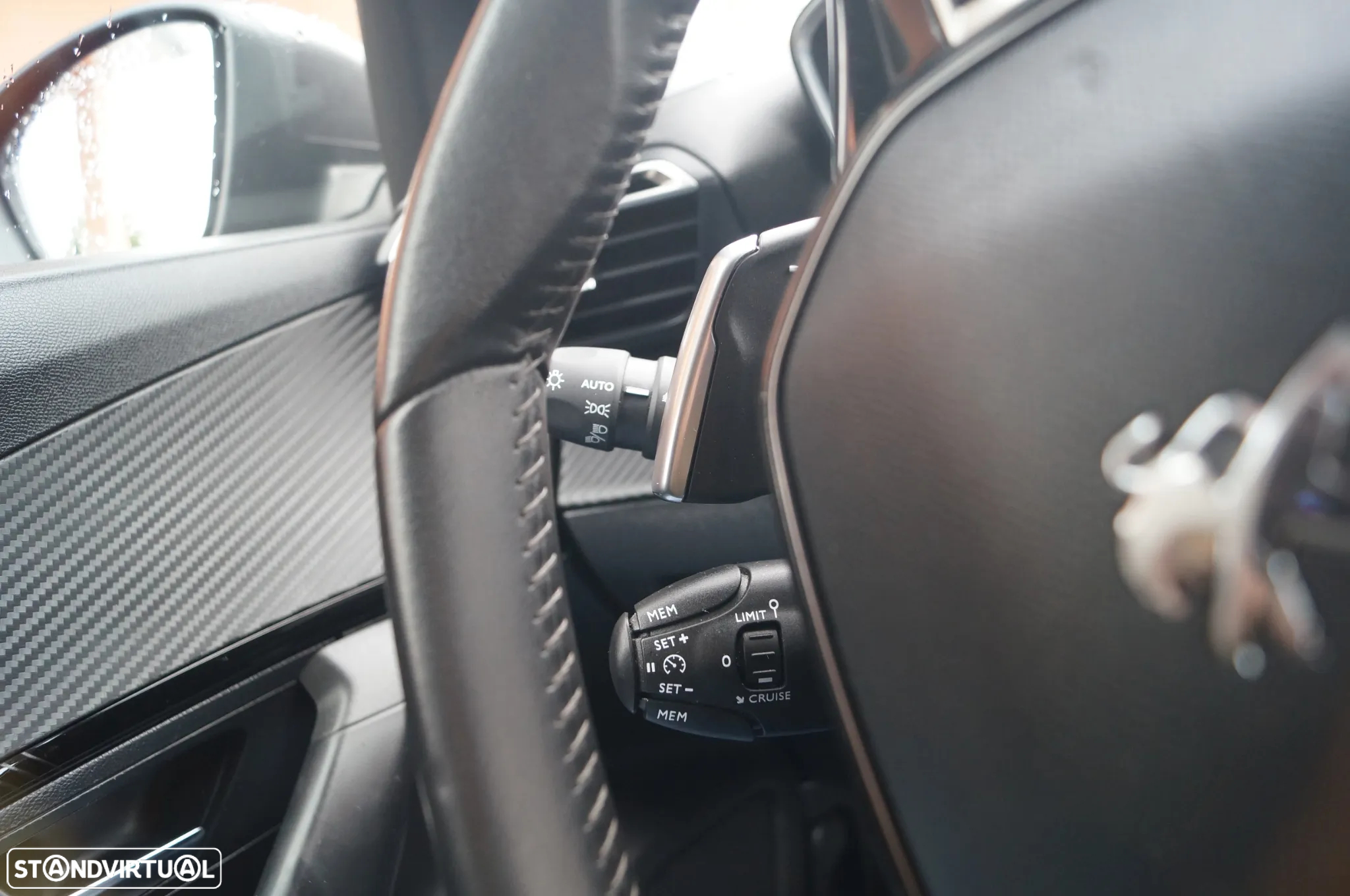Peugeot 2008 PureTech 130 EAT8 Allure - 16