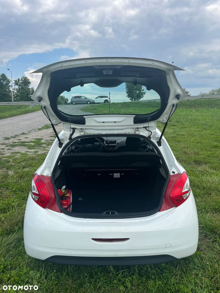 Peugeot 208 - 9