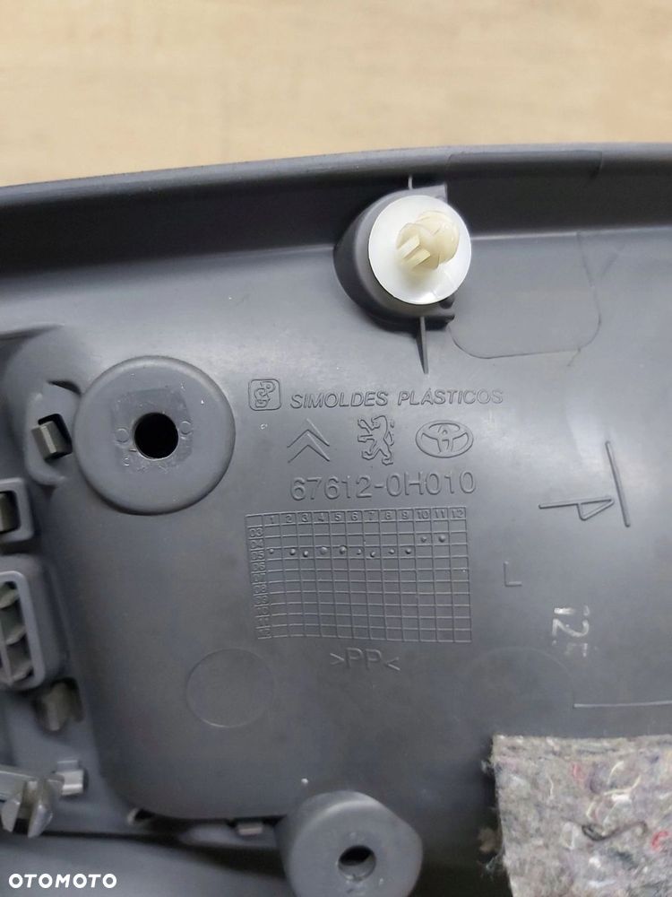 Toyota AYGO I Boczek drzwi lewy przód 5D klamka rączka - 5