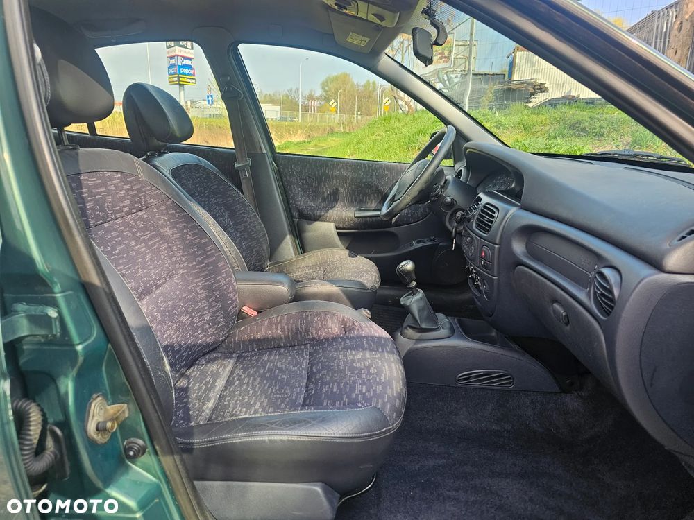 Renault Megane 1.6 - 14