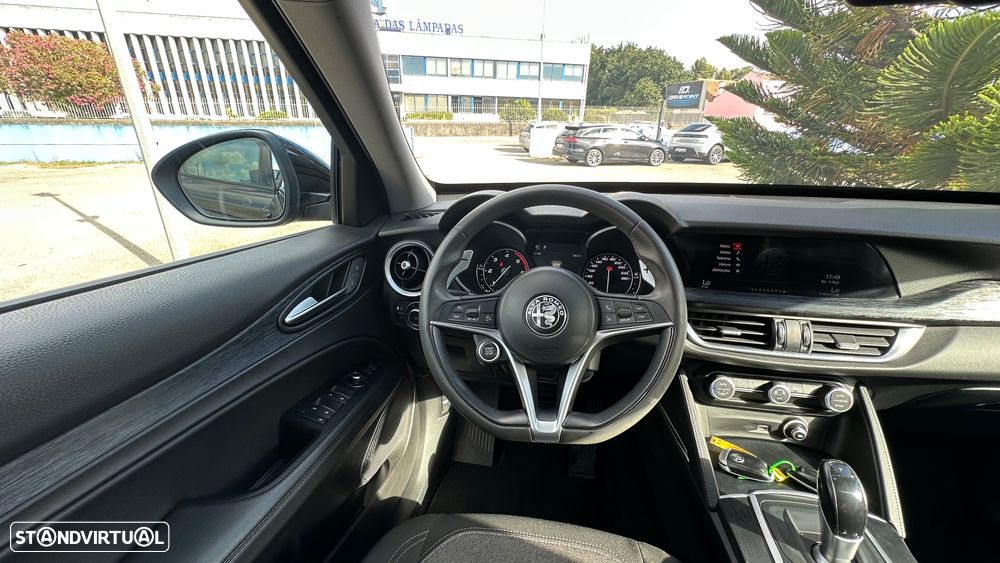Alfa Romeo Stelvio 2.2 D AT8 - 25