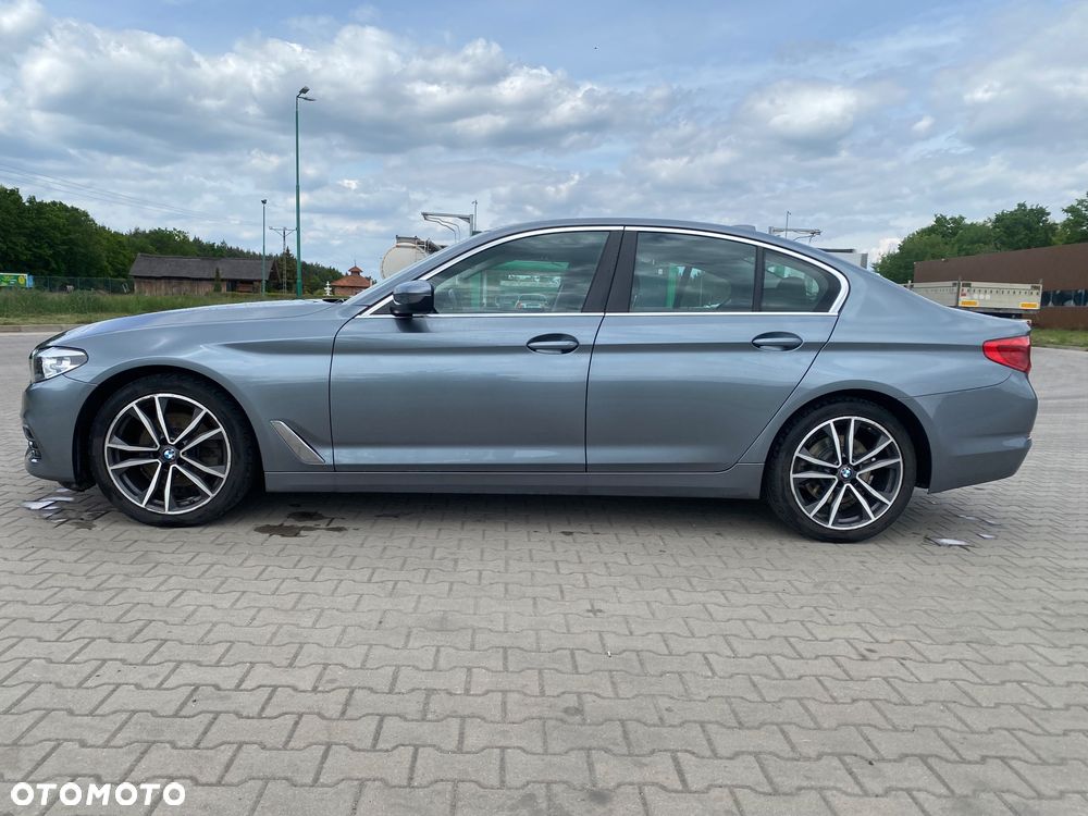 BMW Seria 5 520i - 11