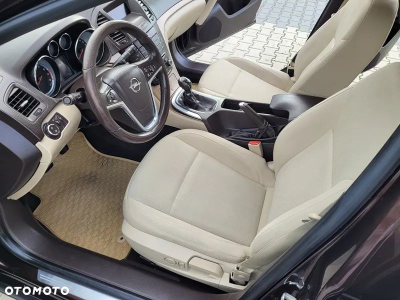 Opel Insignia - 30