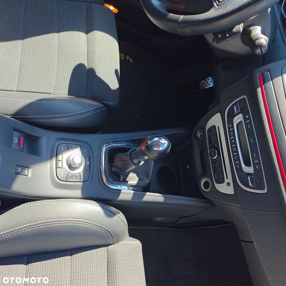 Renault Megane TCe 180 GT - 15