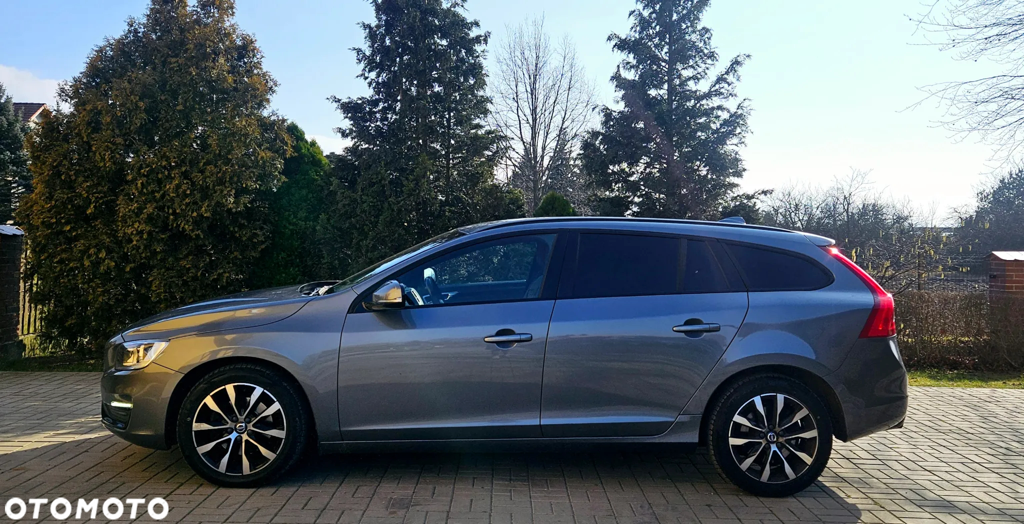 Volvo V60 D2 Drive-E Dynamic Edition (Kinetic) - 13