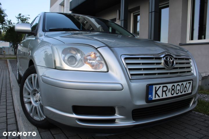 Toyota Avensis 1.8 VVT-i Luna - 2