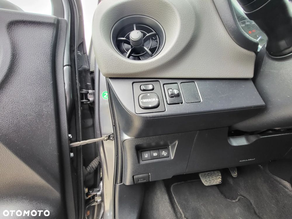 Toyota Yaris - 21