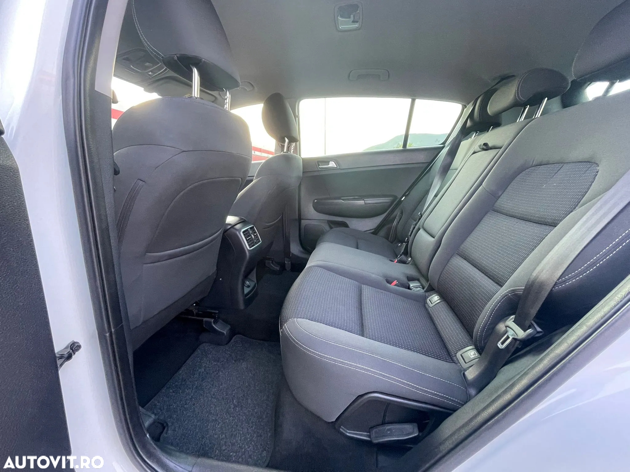 Kia Sportage 1.7 CRDI 2WD Dream-Team Edition - 16