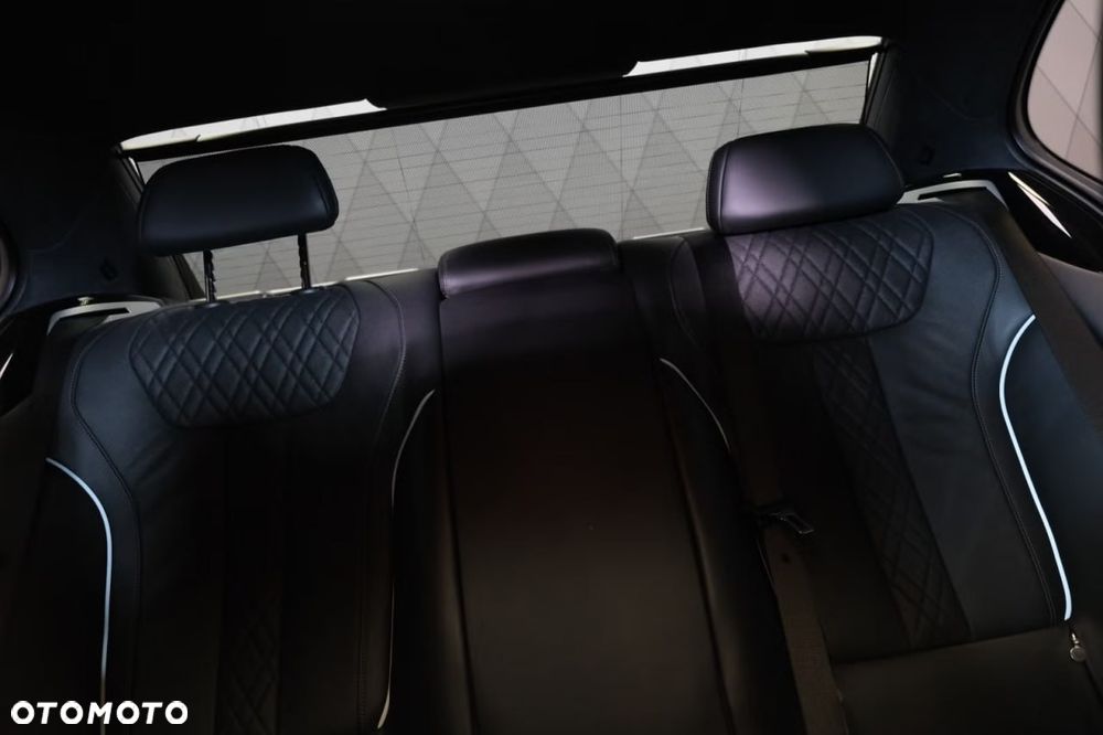 BMW Seria 7 750i xDrive sport - 30