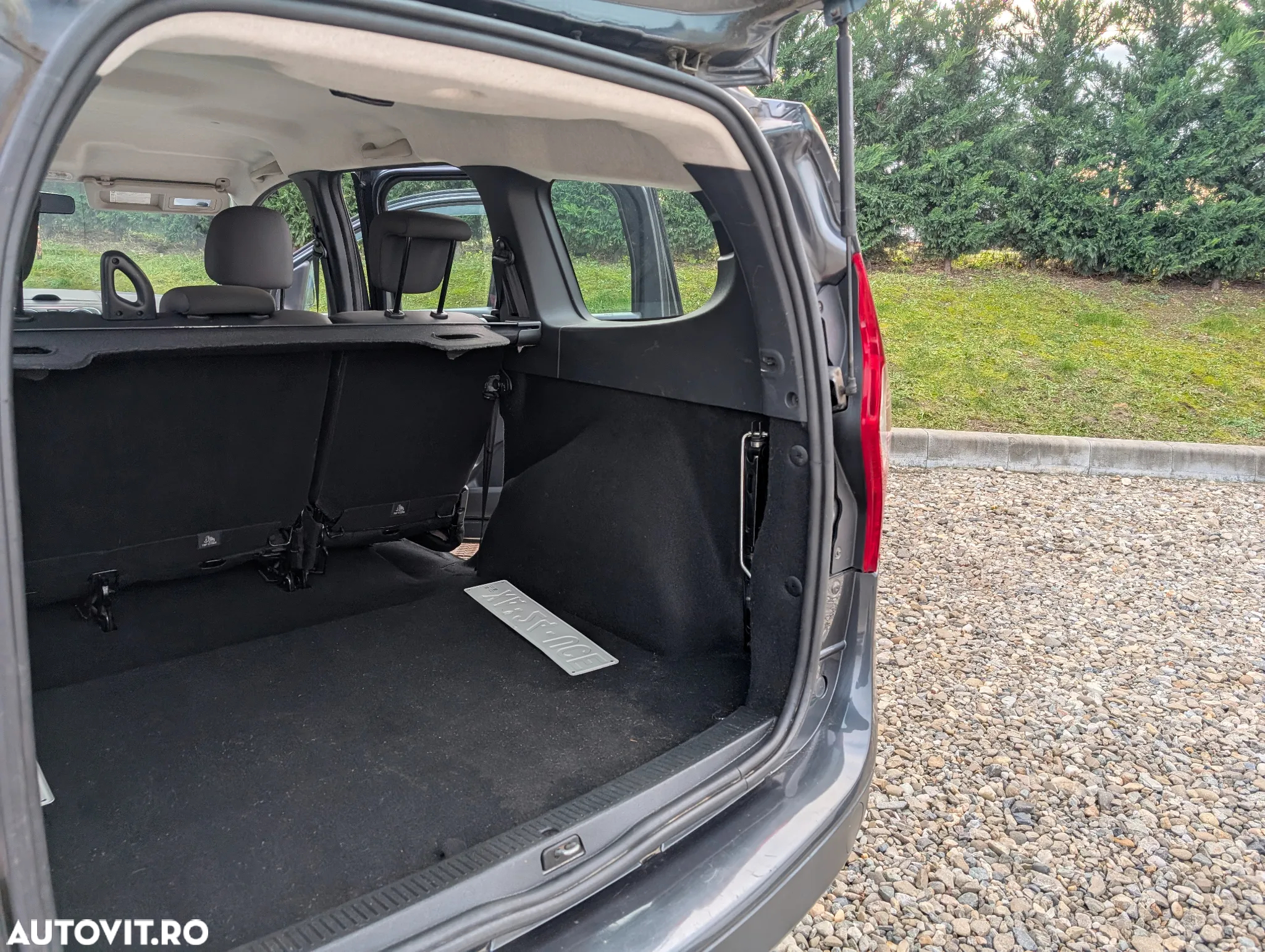 Dacia Lodgy 1.5 dCi Laureate - 9