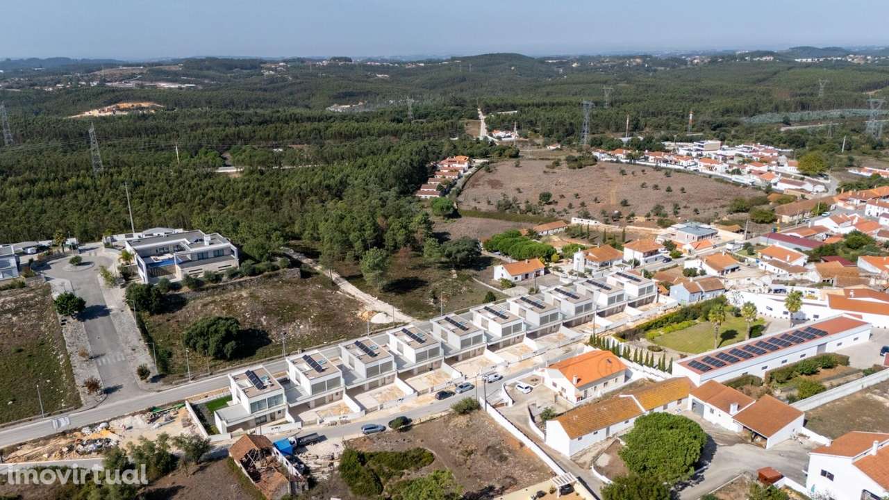 Moradias de Luxo Junto ao Muro da Real Estrada D. Maria I - Grande imagem: 3/47