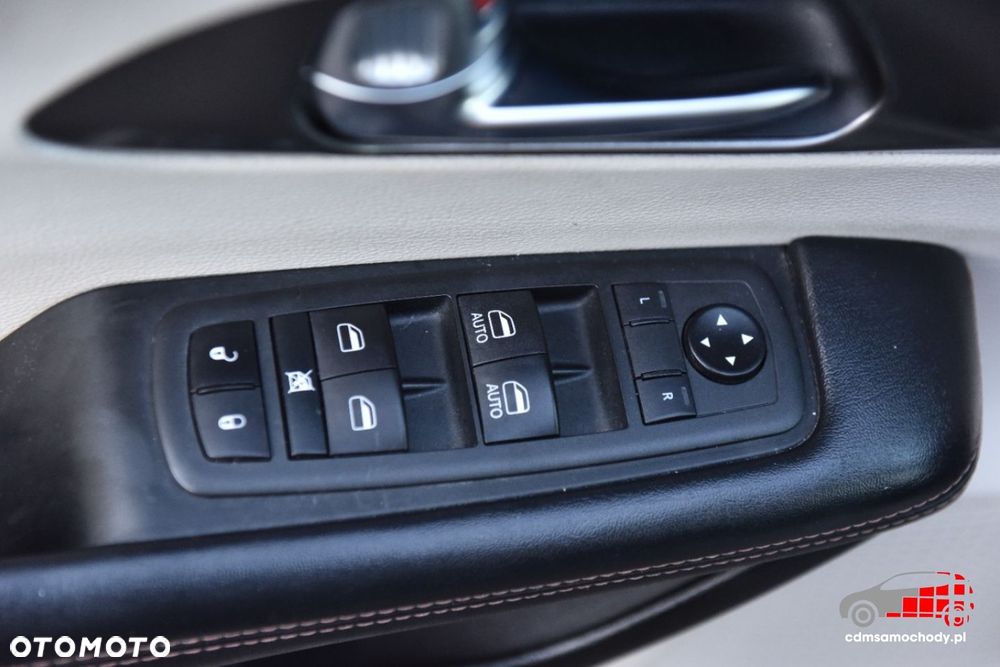 Chrysler Pacifica - 16